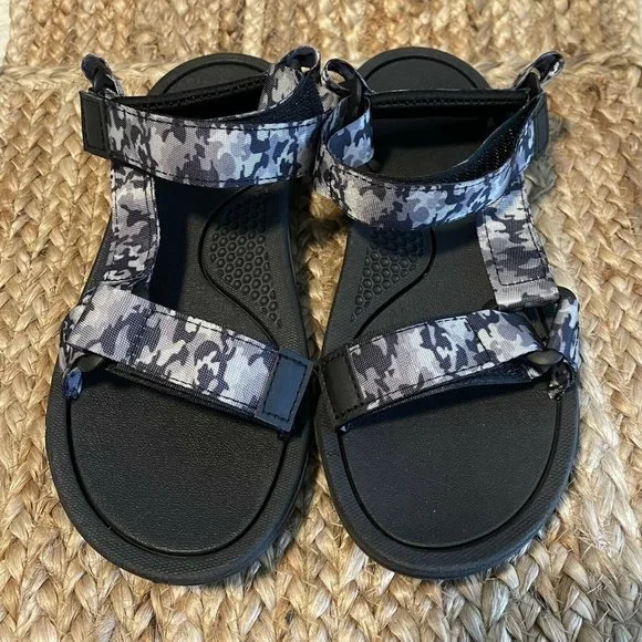 Camo Velcro Strap Sandals Size 9 - Picture 1 of 5